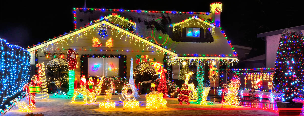 holiday lights decorating house